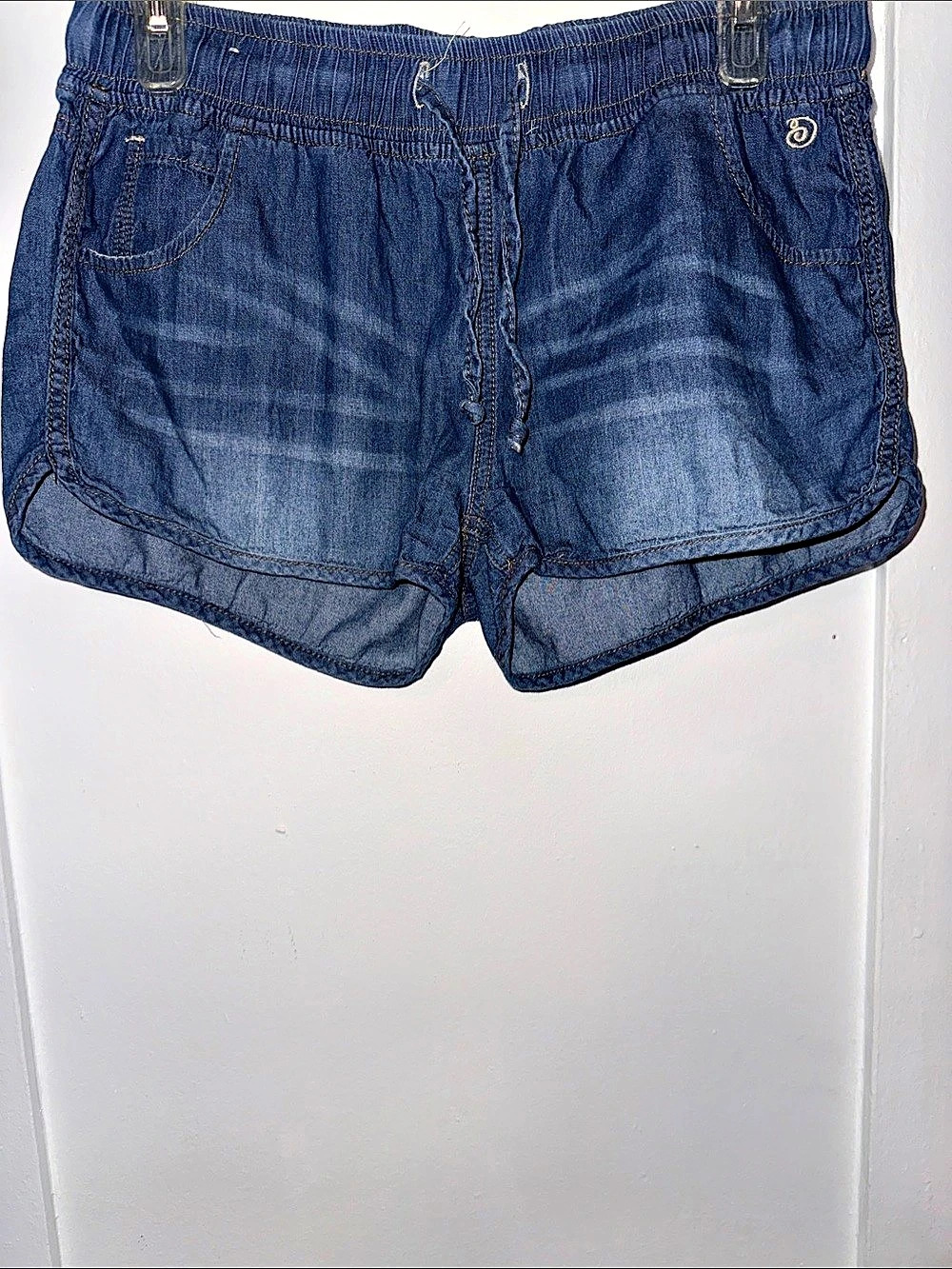 Draigo Rein Denim Shorts in Blue Size Medium Like New